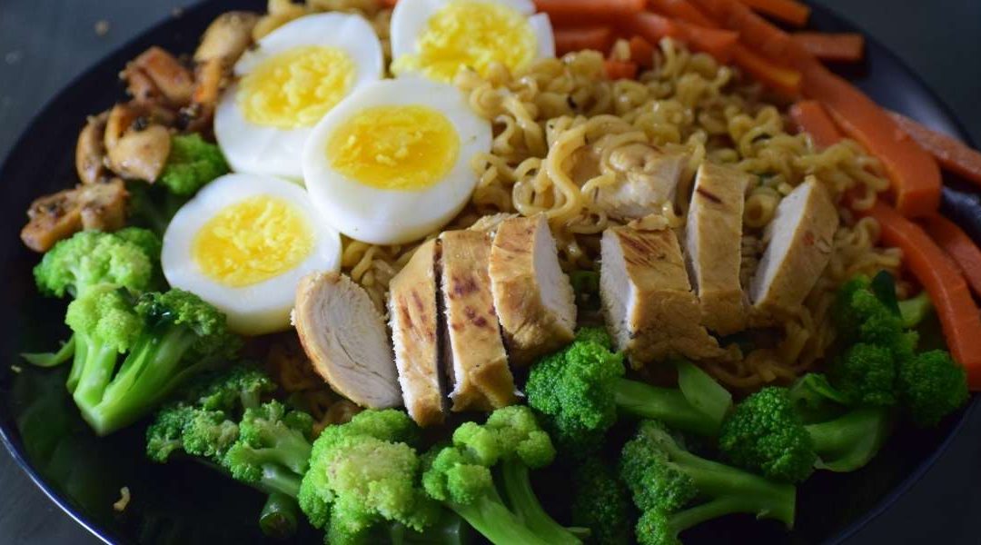 Assiette équilibrée rapide : des idées express pour manger sain en un clin d’œil