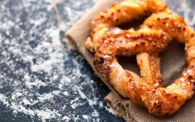 Corriger un repas trop riche : astuces légères pour rétablir l’harmonie du corps